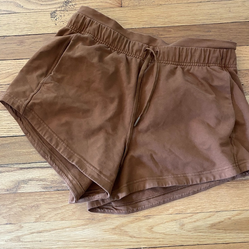 Lululemon athletica inner glow short copper brown